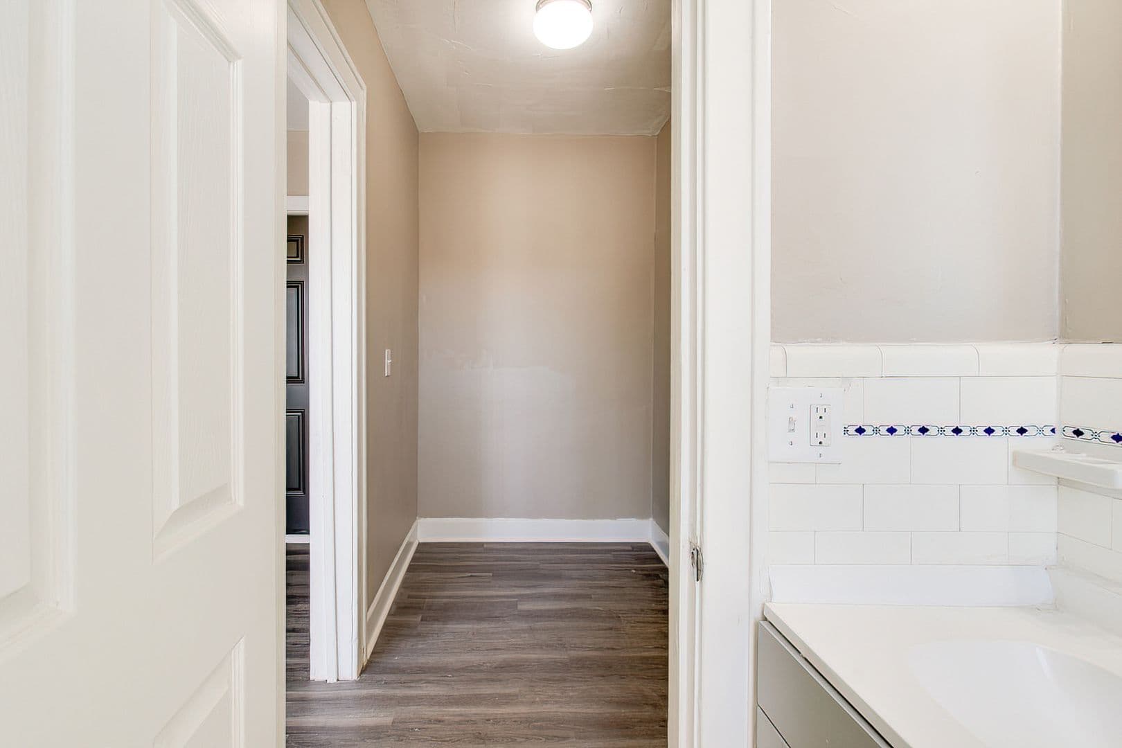 Pontiac Apartment: 574 W Huron Street