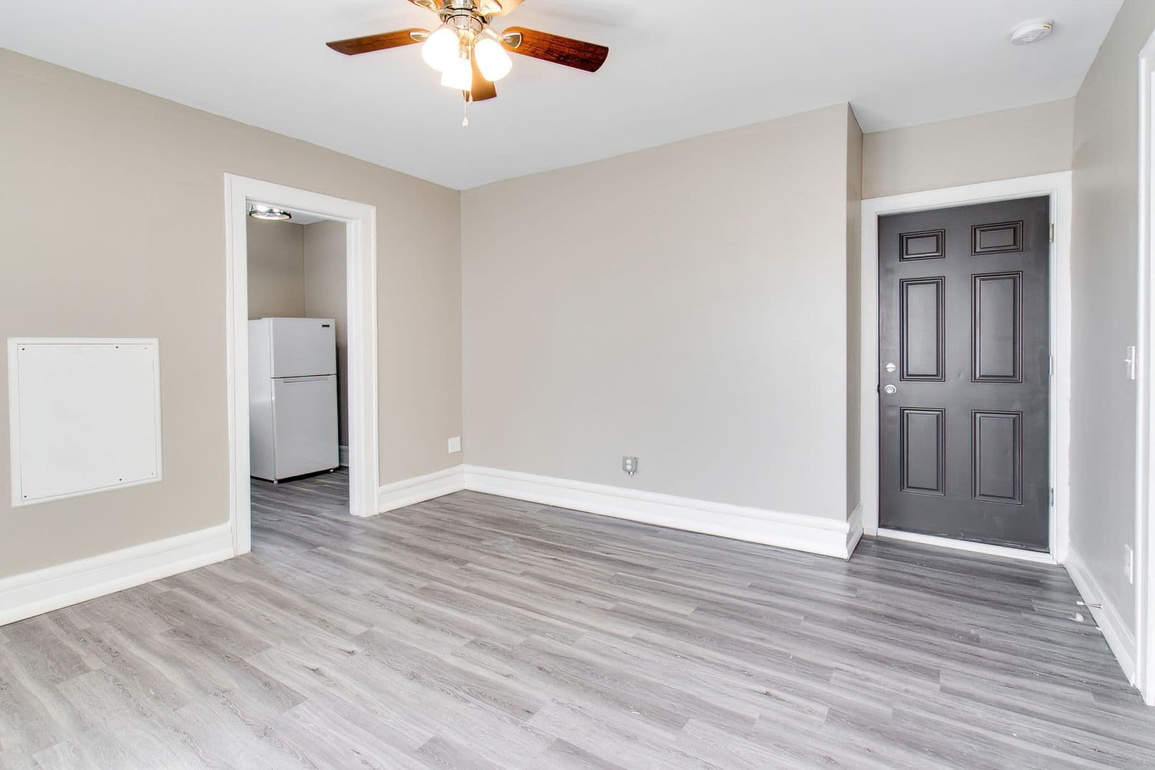 Pontiac Apartment: 574 W Huron Street
