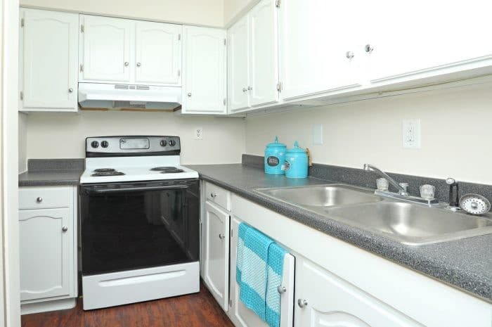 Holly Apartment: 3303 Grange Hall Rd