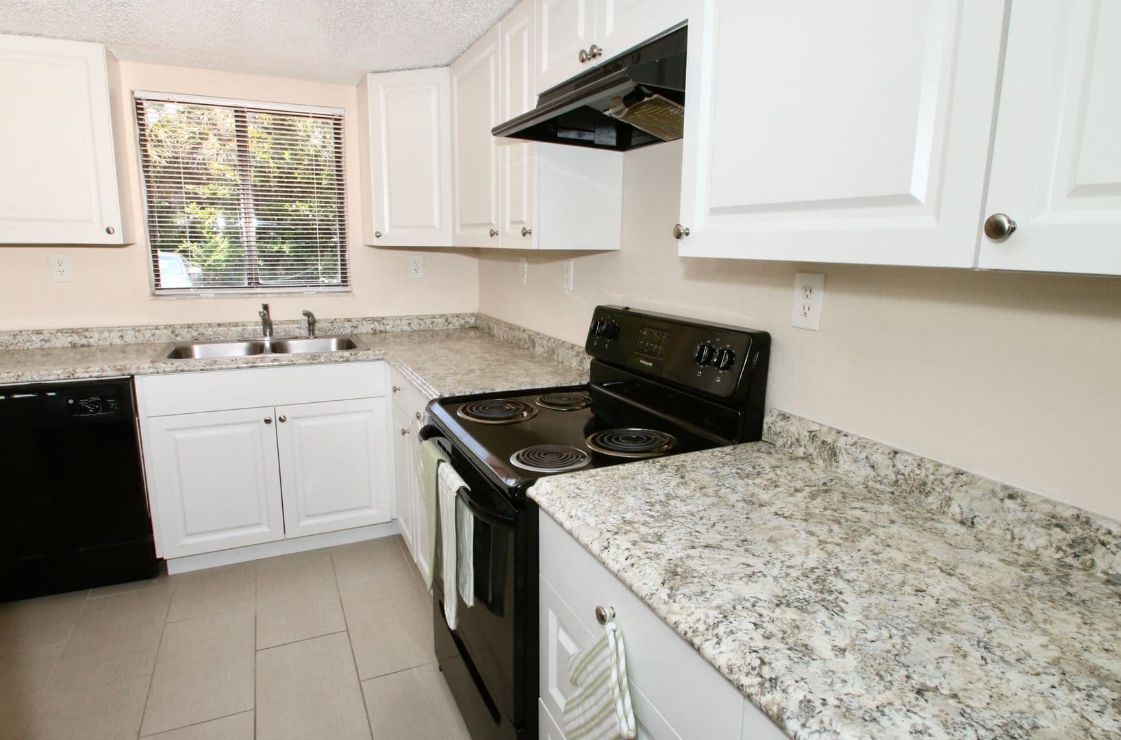 Daytona Beach Apartment: 1350 Virginia Ave