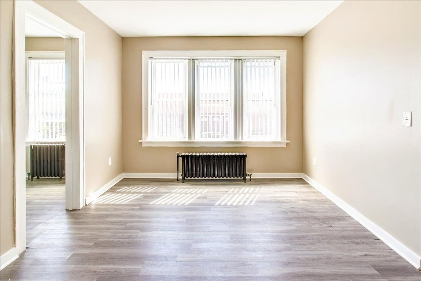 Pontiac Apartment: 574 W Huron Street