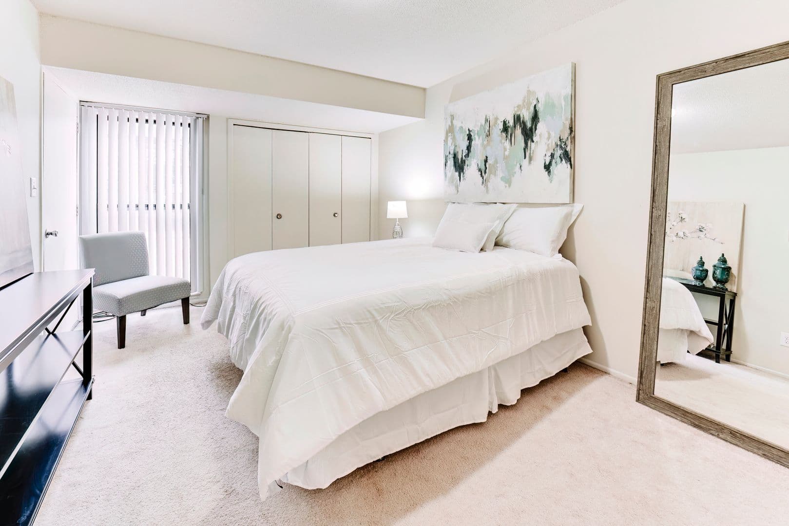 Pontiac Apartment: 505 Old Oak Court
