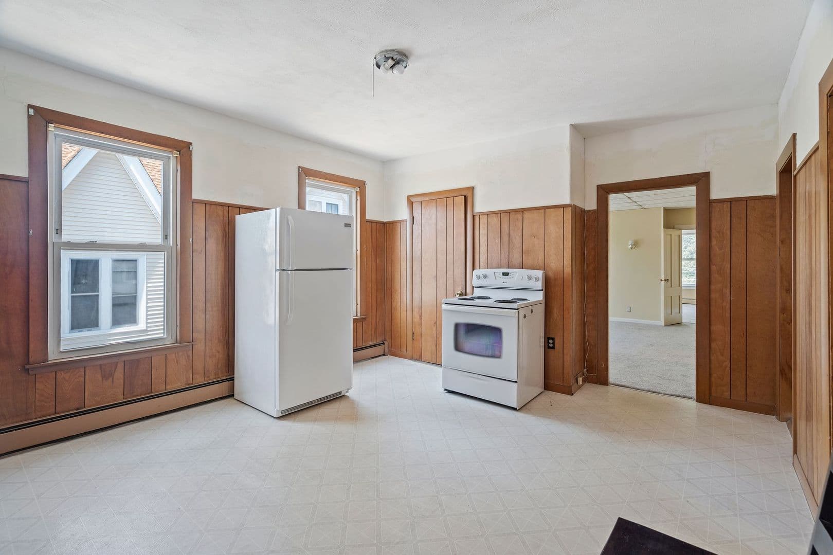 Manchester Apartment: 135 Sagamore St