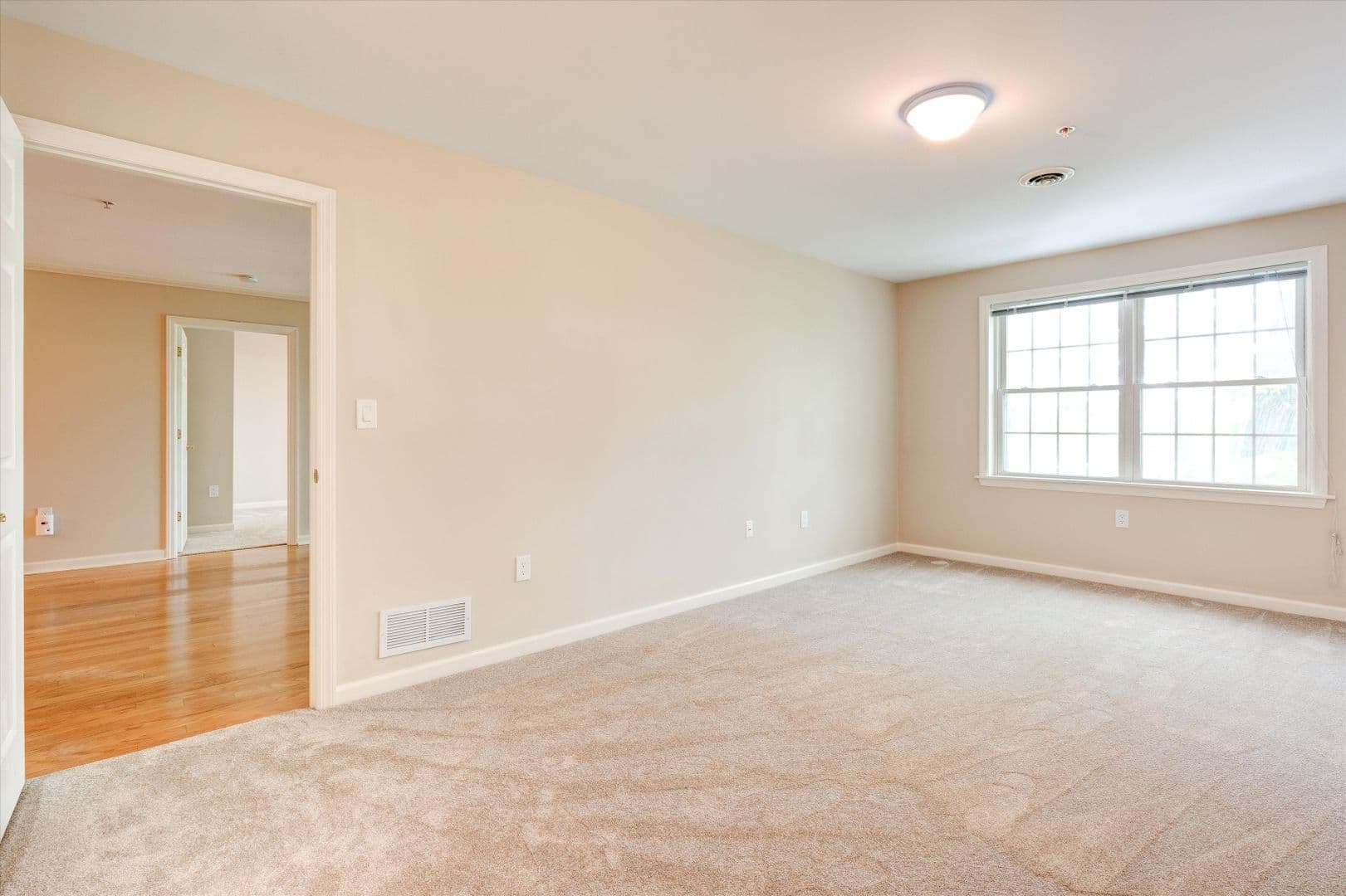 Manchester Apartment: 3 Country Club Drive Unit 103