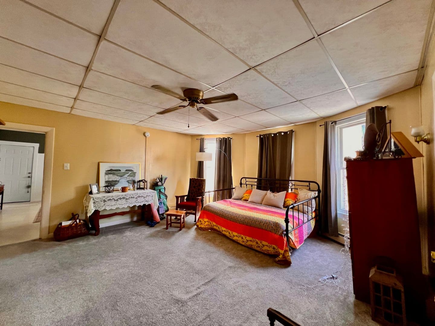 Manchester Apartment: 135 Sagamore St