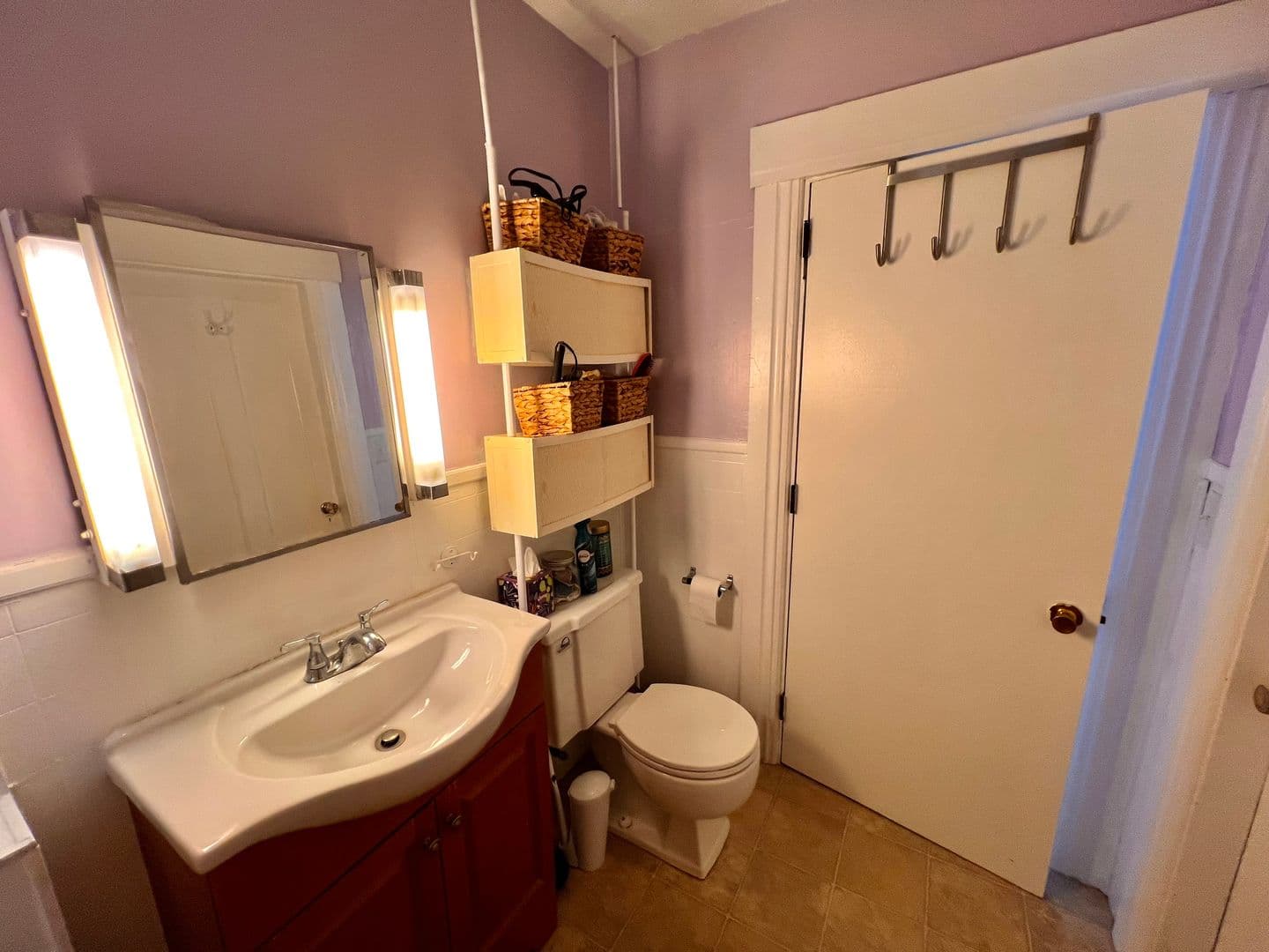 Manchester Apartment: 135 Sagamore St