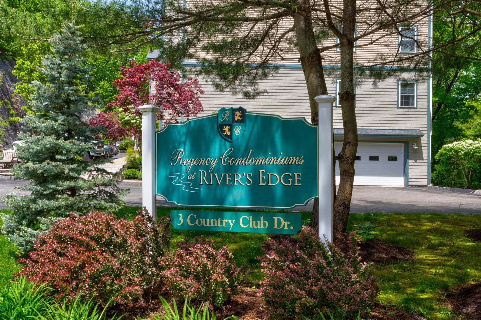 Manchester Apartment: 3 Country Club Drive Unit 103