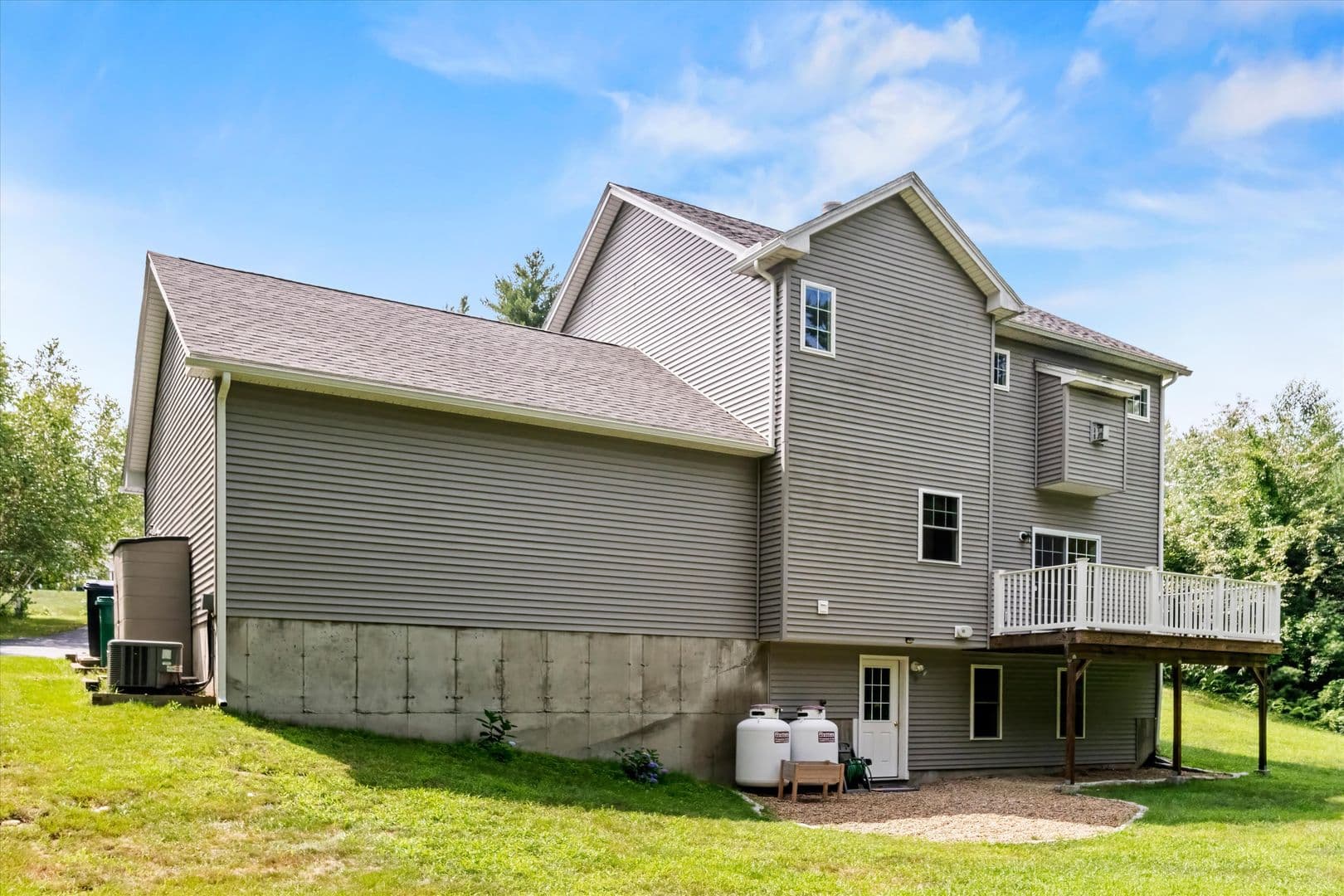 New Boston House: 30 Daylily Lane