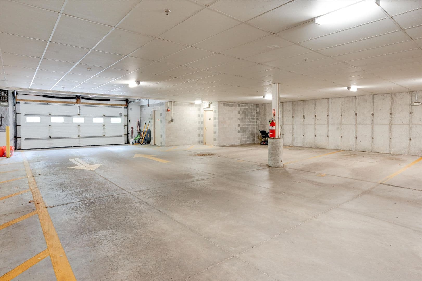 Manchester Apartment: 3 Country Club Drive Unit 103