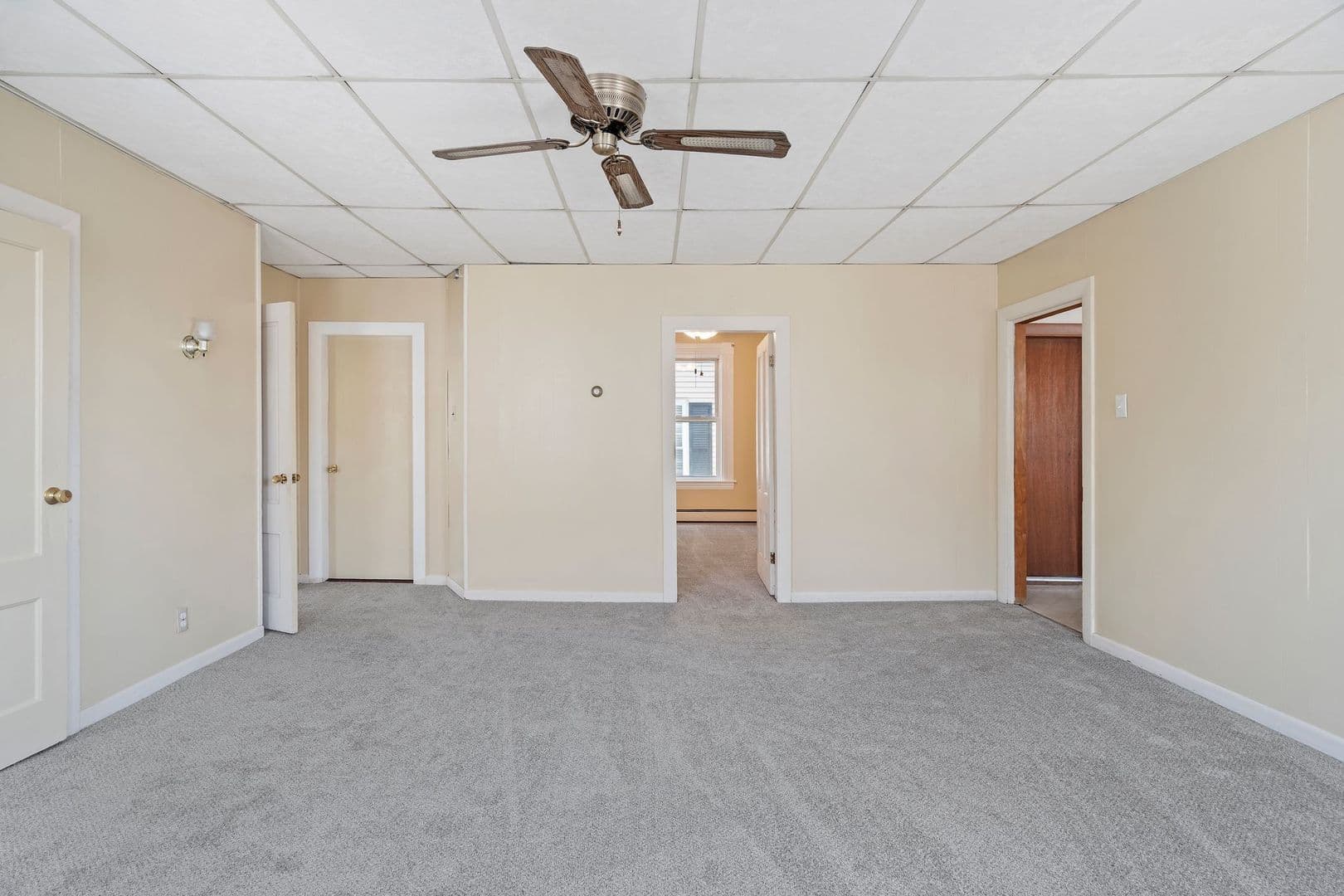 Manchester Apartment: 135 Sagamore St