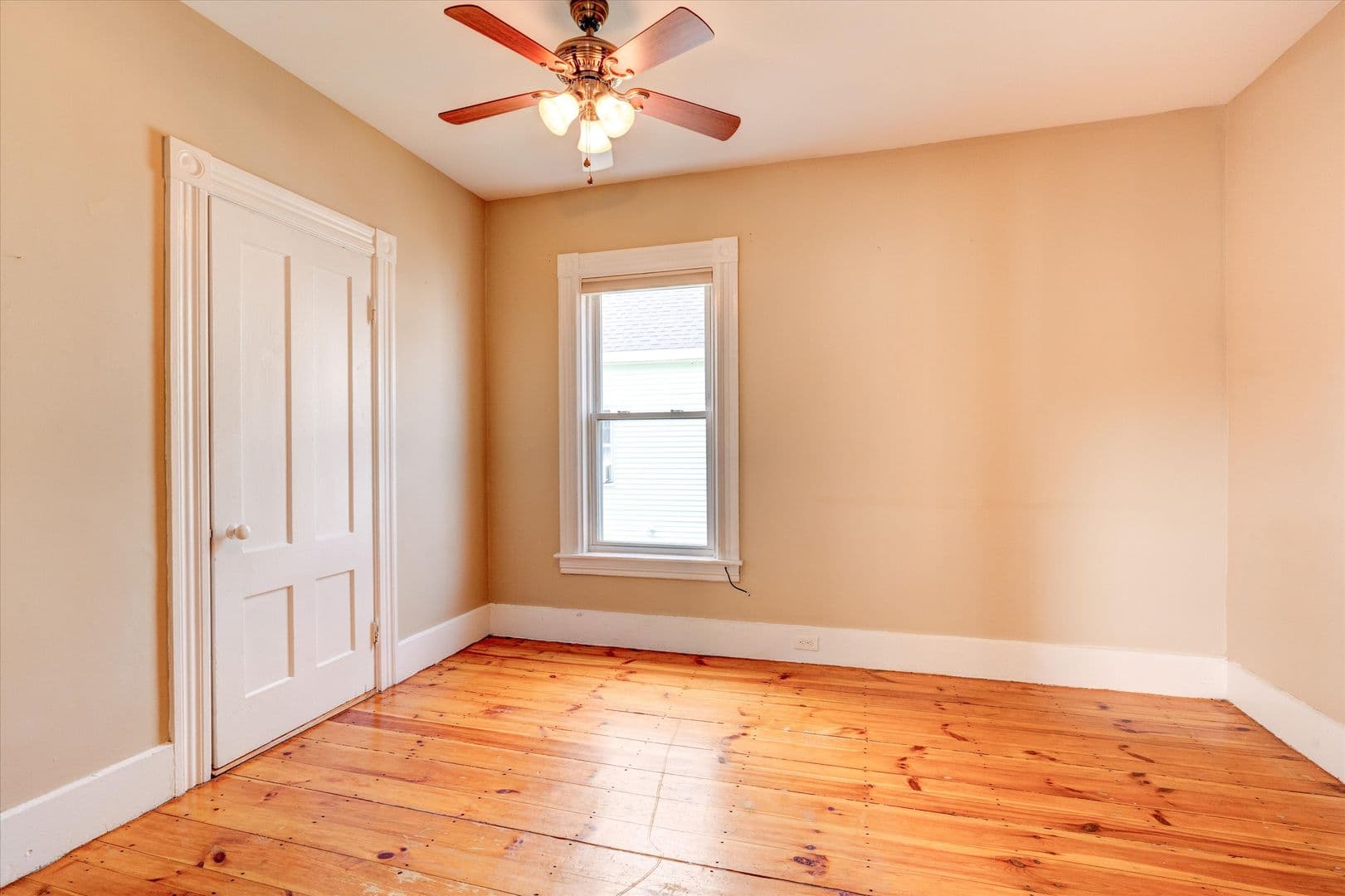 Manchester Apartment: 475 Rimmon Street - Unit #2