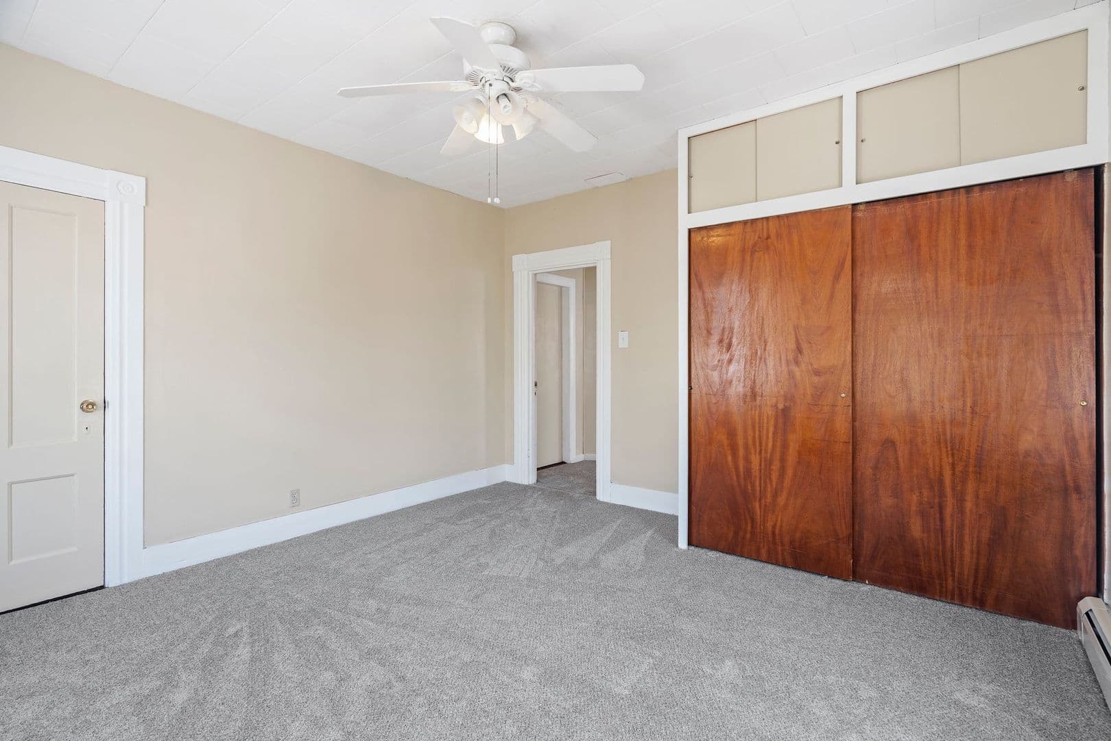 Manchester Apartment: 135 Sagamore St