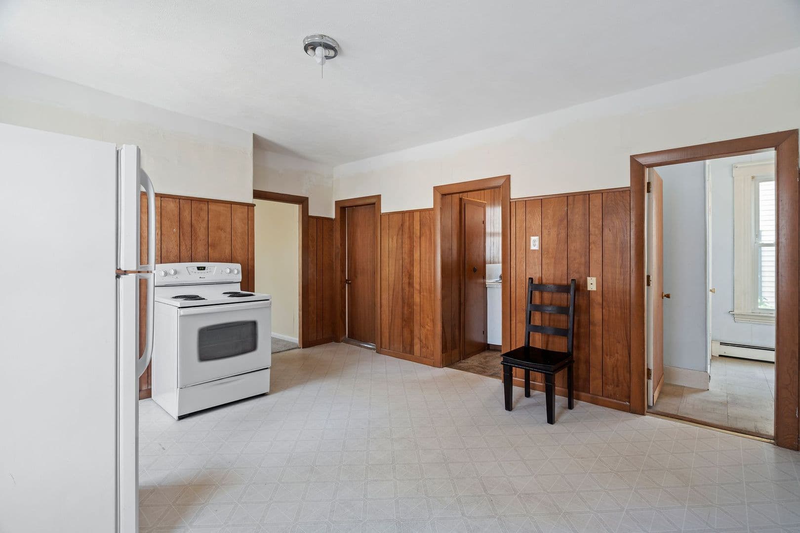 Manchester Apartment: 135 Sagamore St