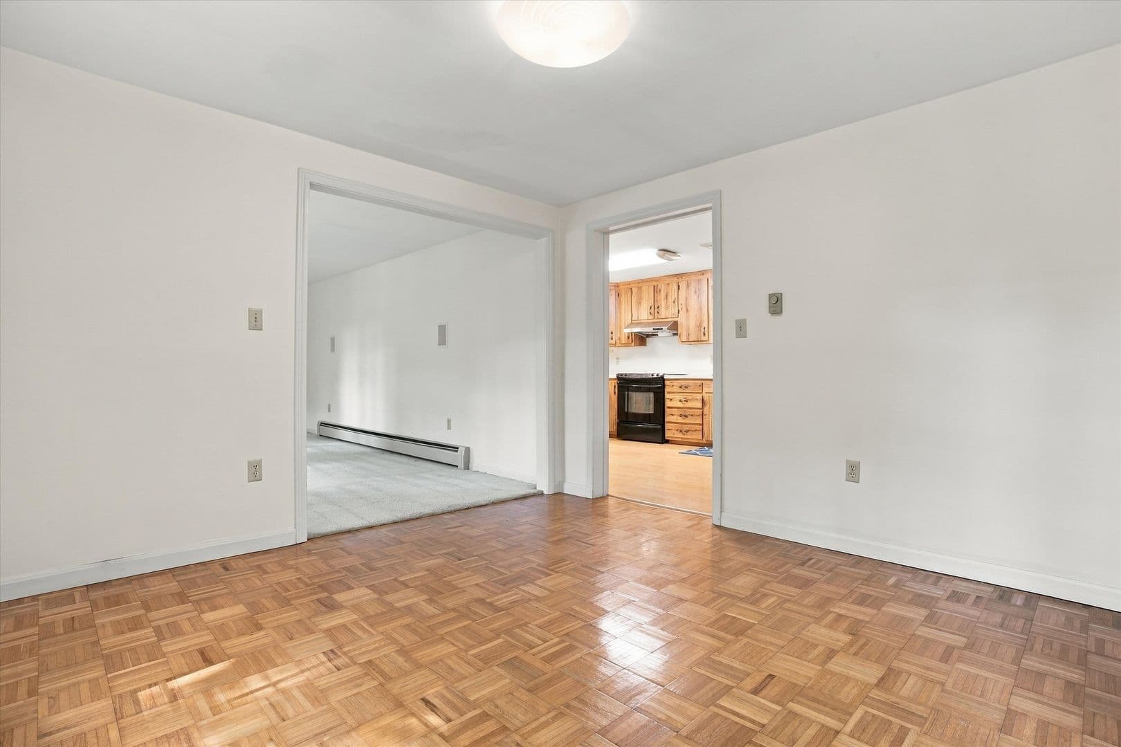 Hollis House: 26 Louise Drive