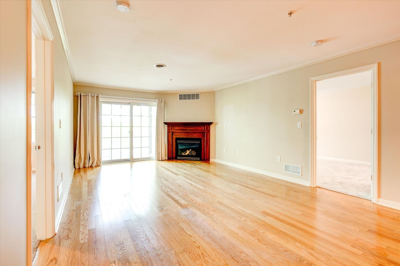 Manchester Apartment: 3 Country Club Drive Unit 103