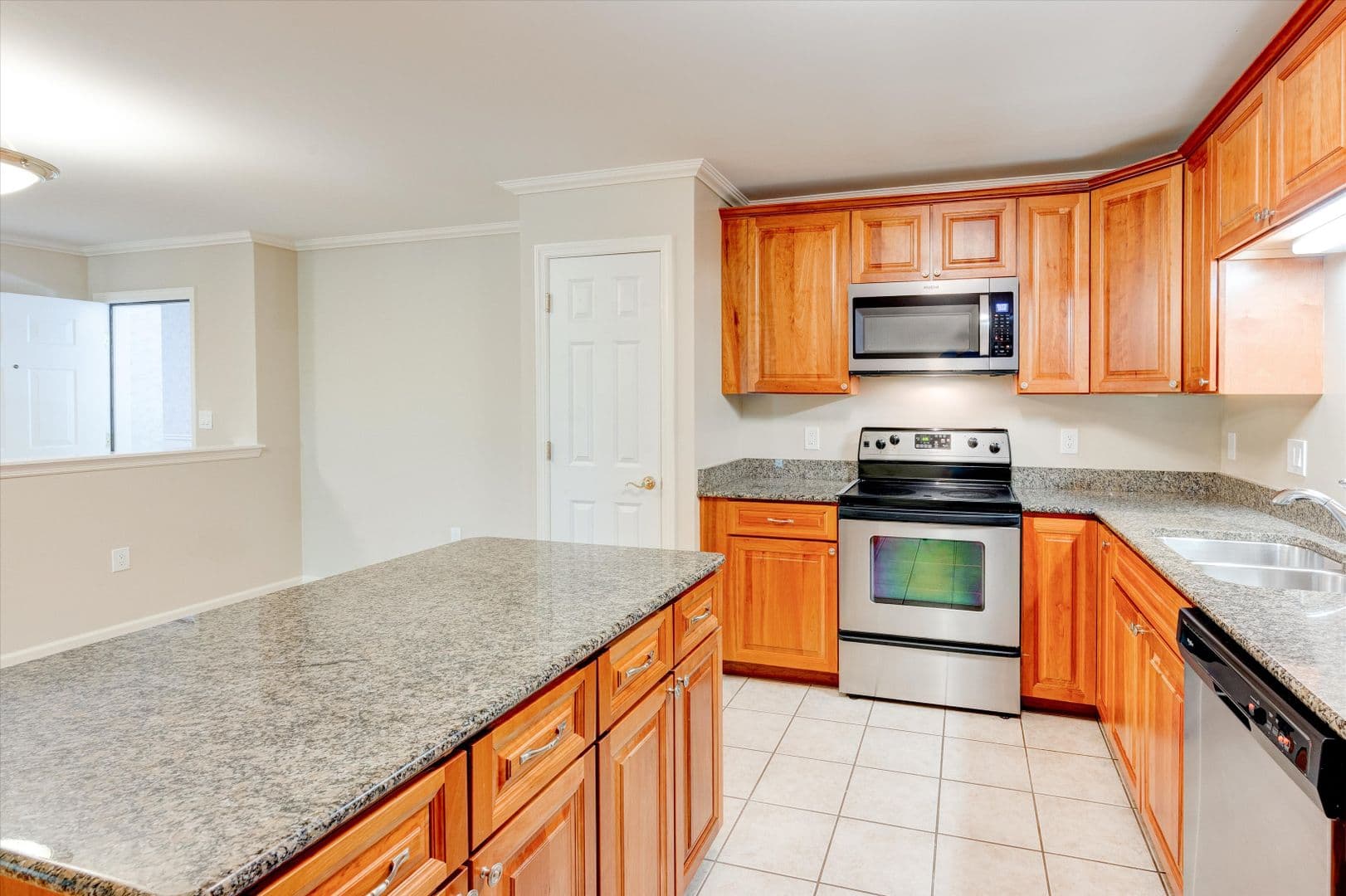 Manchester Apartment: 3 Country Club Drive Unit 103