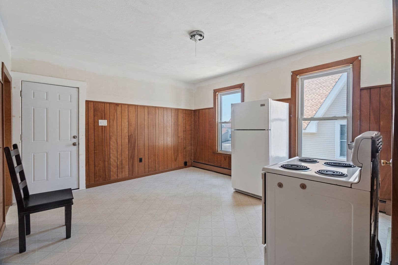 Manchester Apartment: 135 Sagamore St