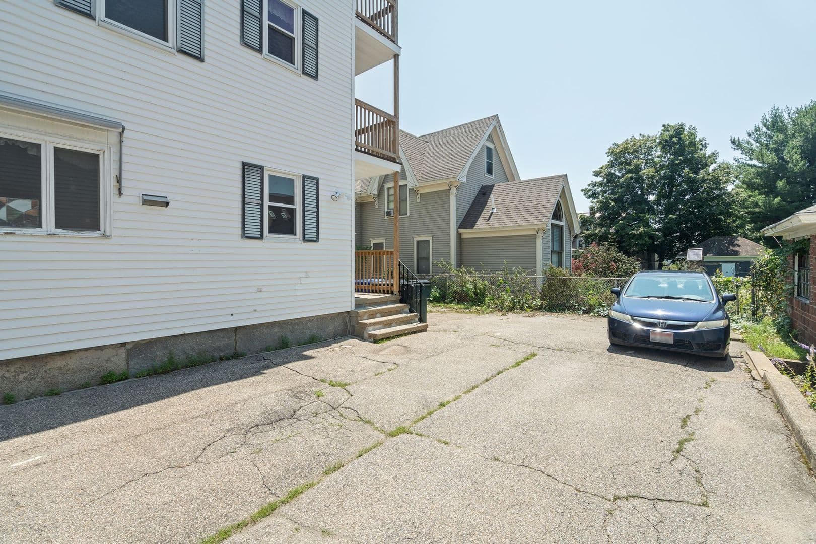 Manchester Apartment: 135 Sagamore St