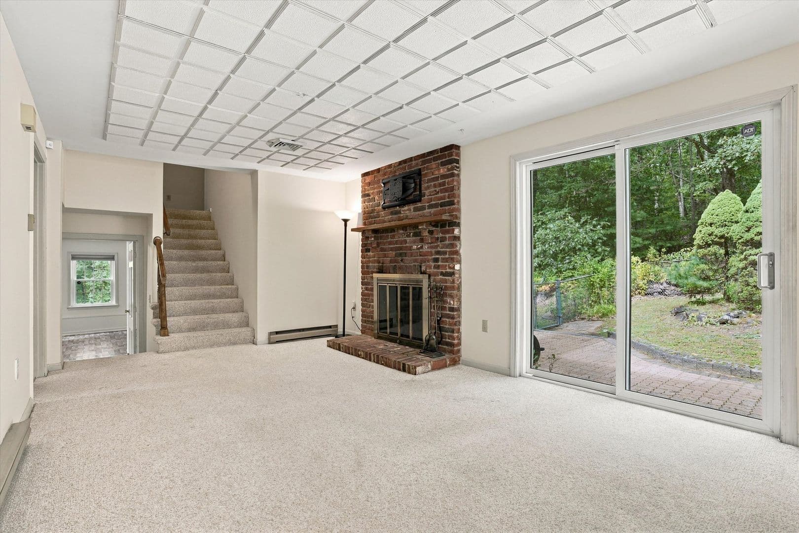 Hollis House: 26 Louise Drive