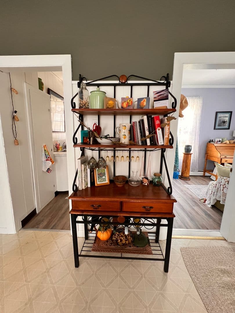 Manchester Apartment: 135 Sagamore St