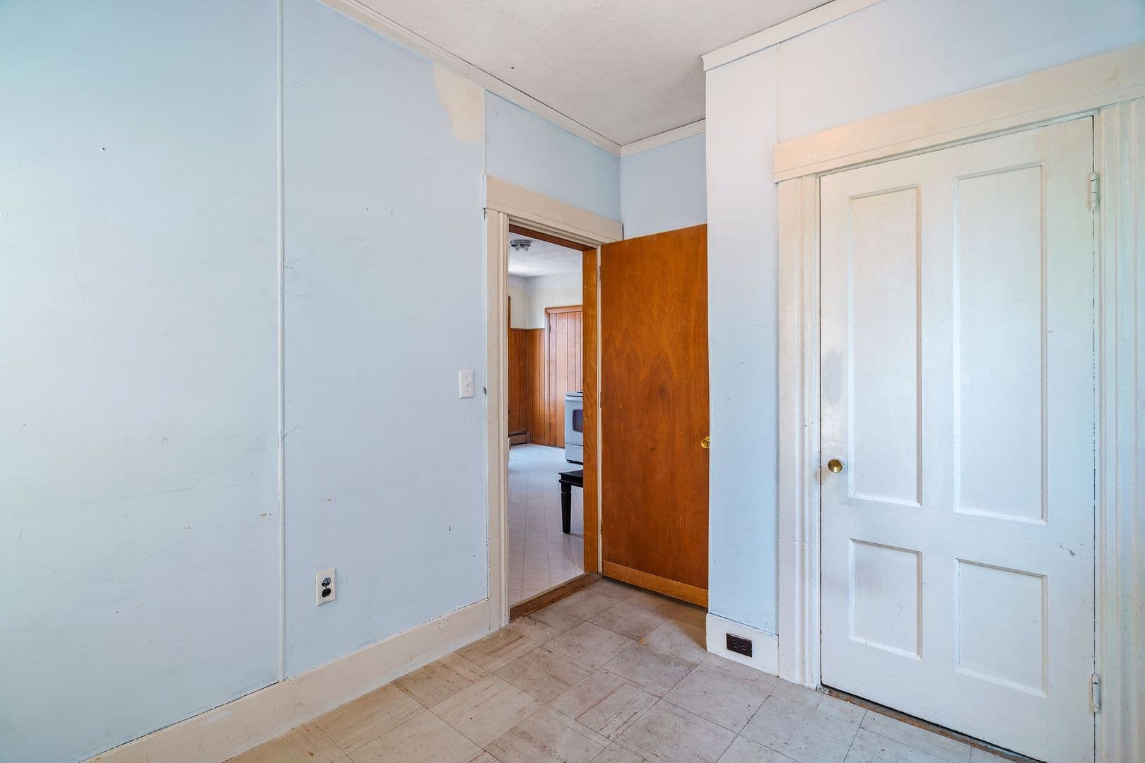 Manchester Apartment: 135 Sagamore St