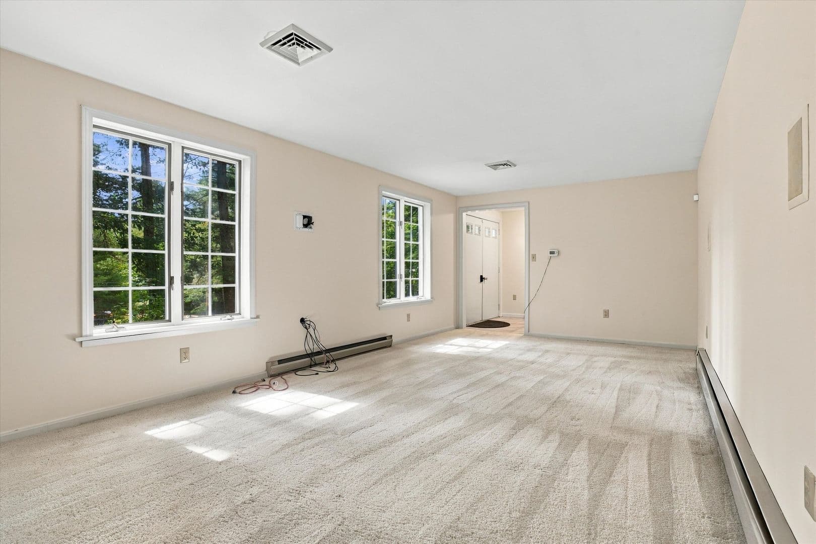 Hollis House: 26 Louise Drive