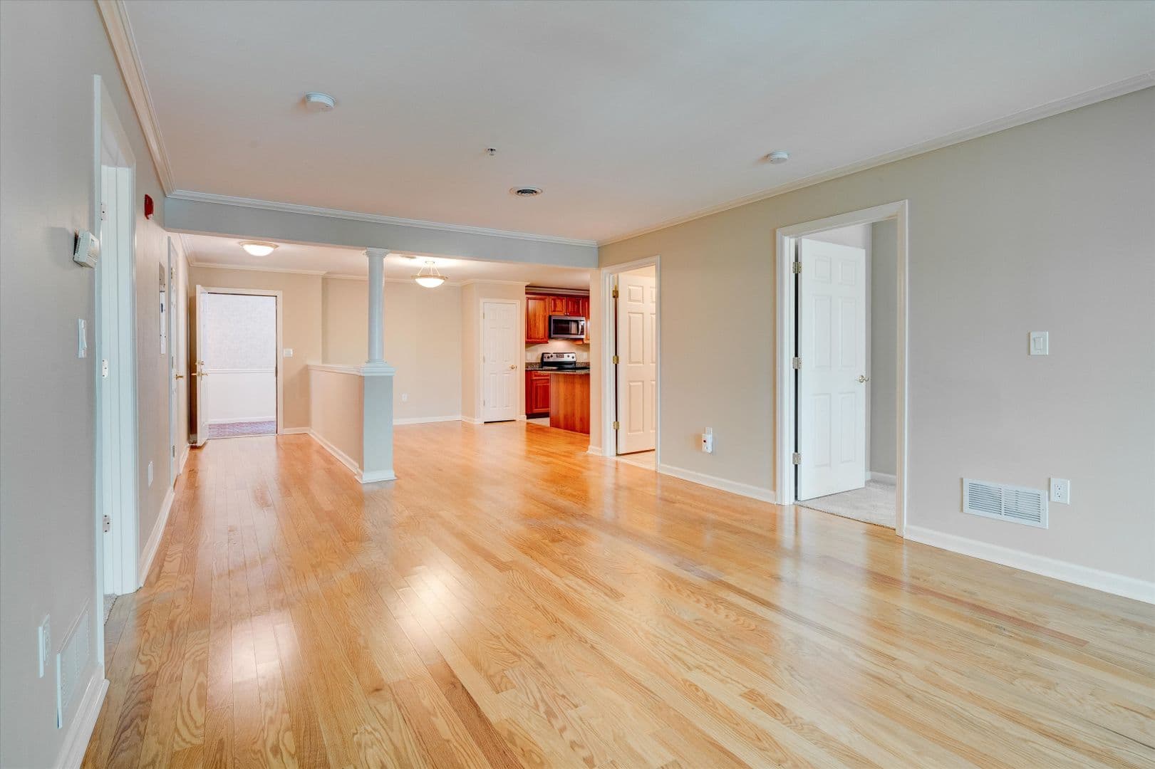 Manchester Apartment: 3 Country Club Drive Unit 103