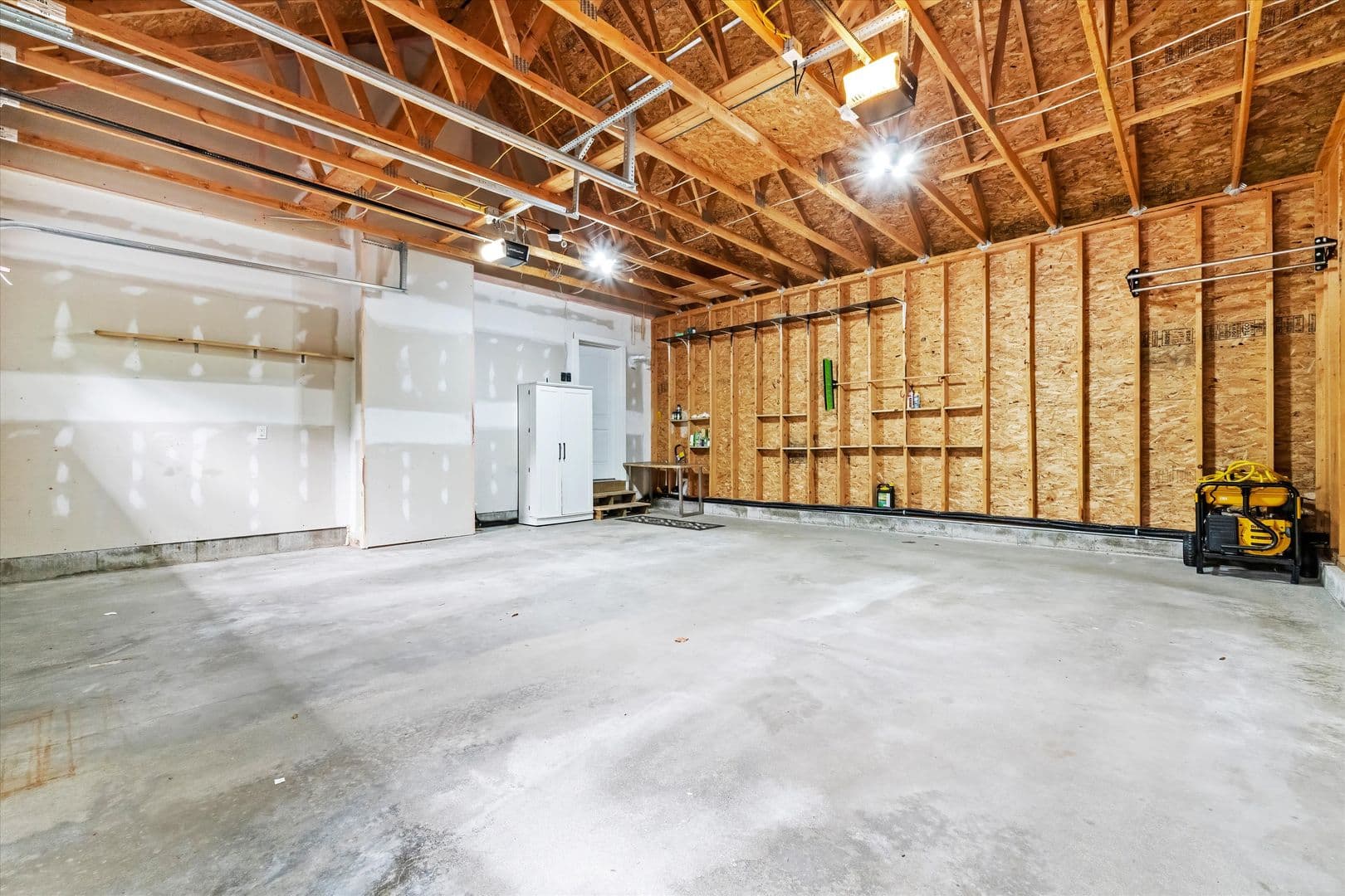New Boston House: 30 Daylily Lane