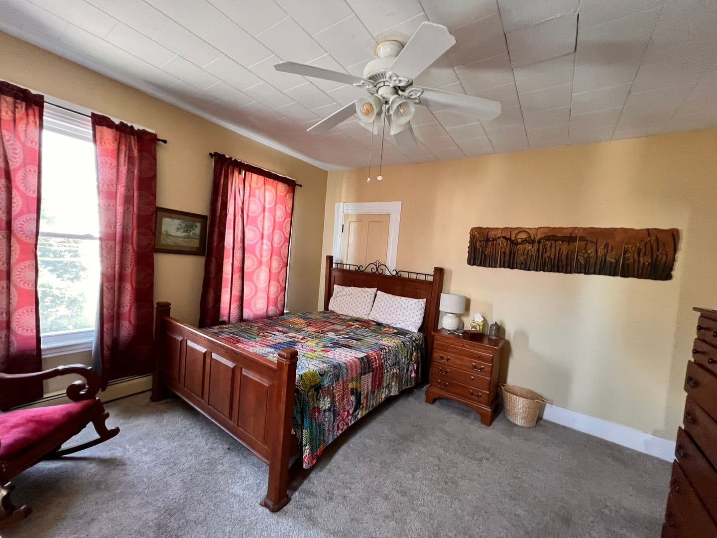 Manchester Apartment: 135 Sagamore St