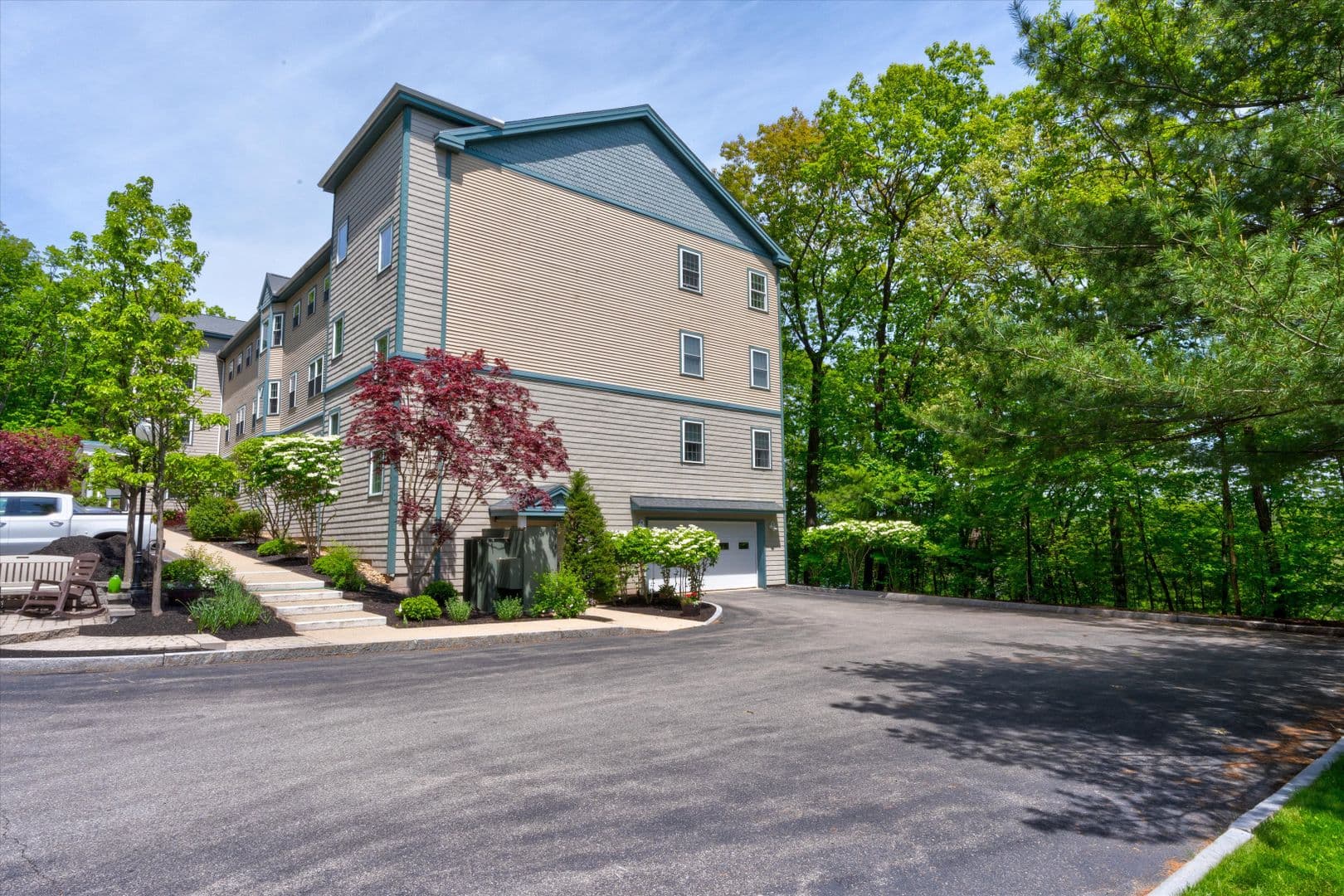 Manchester Apartment: 3 Country Club Drive Unit 103