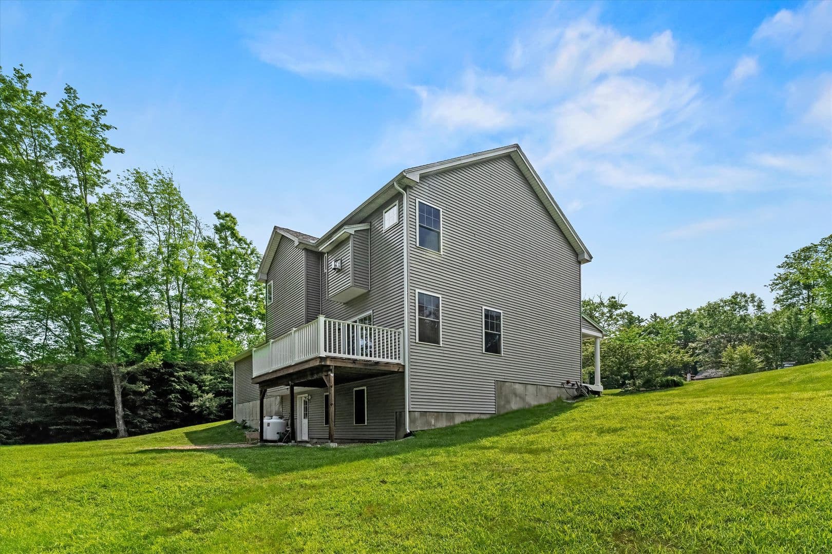 New Boston House: 30 Daylily Lane