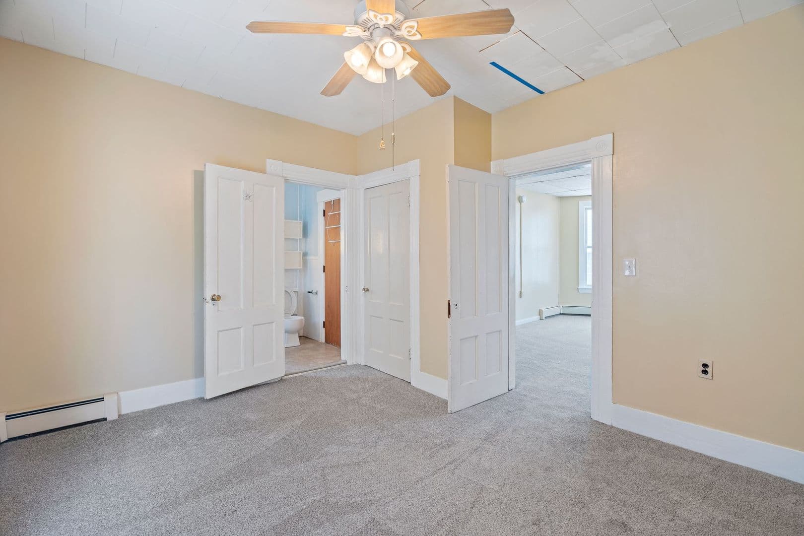 Manchester Apartment: 135 Sagamore St