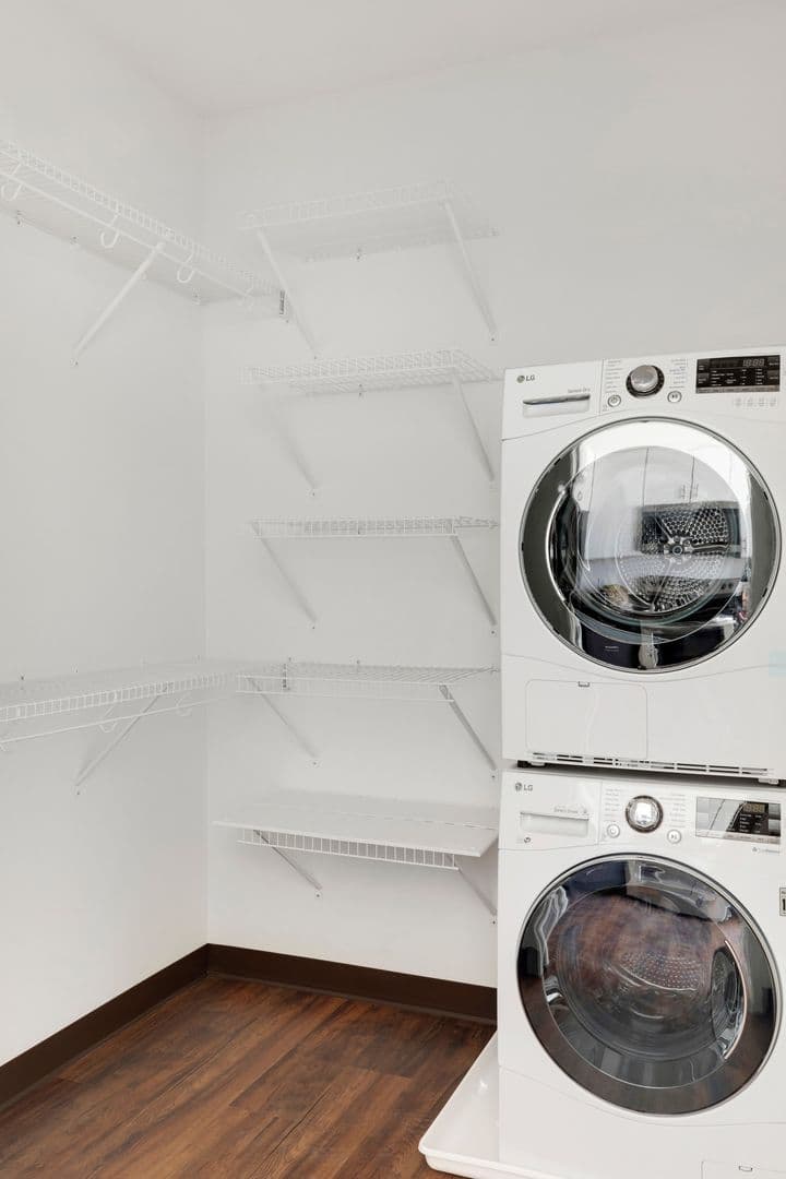 Minneapolis Apartment: 309 Ulysses St. NE