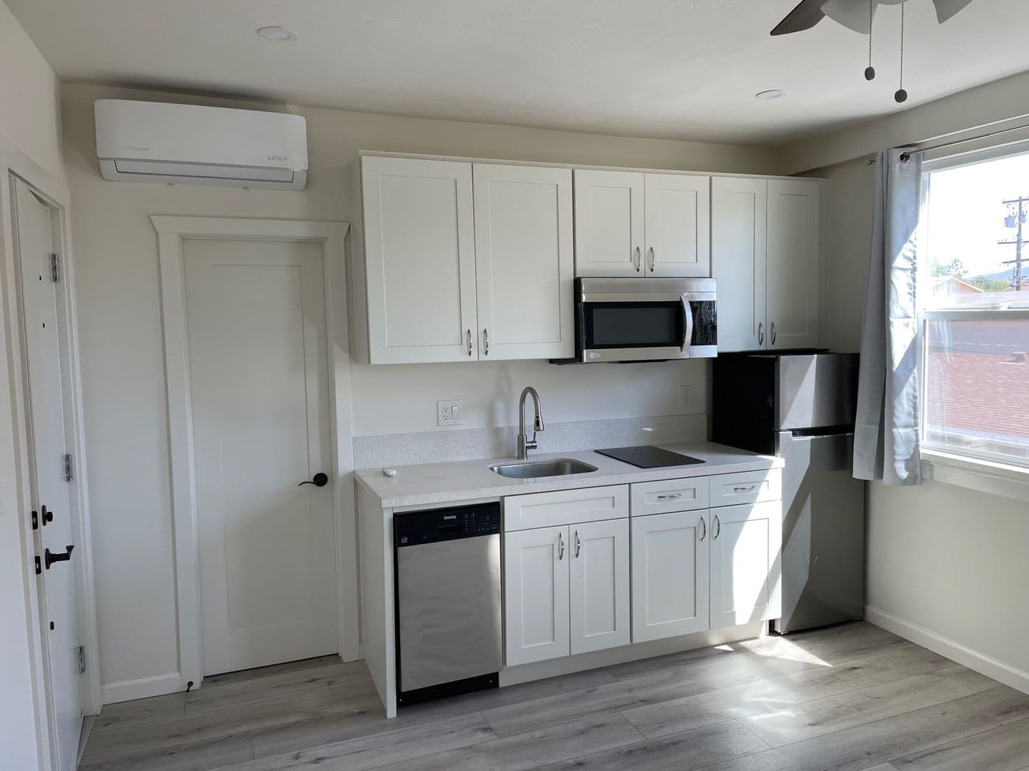 Ramona Apartment: 835-845 Main Street