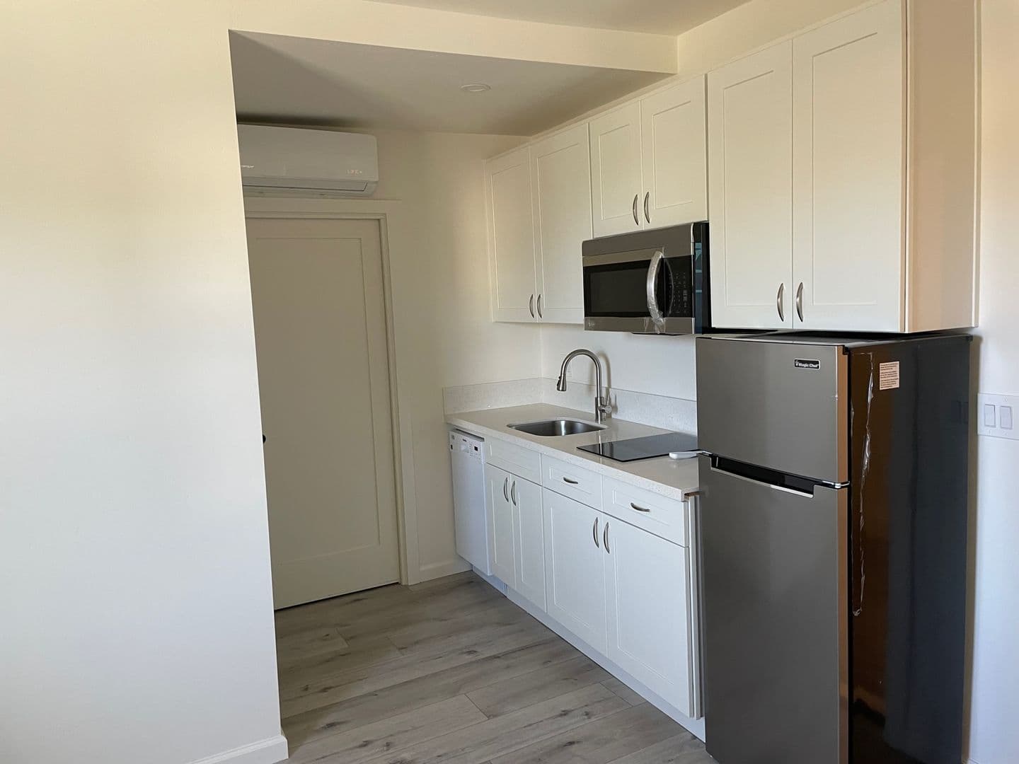 Ramona Apartment: 835-845 Main Street