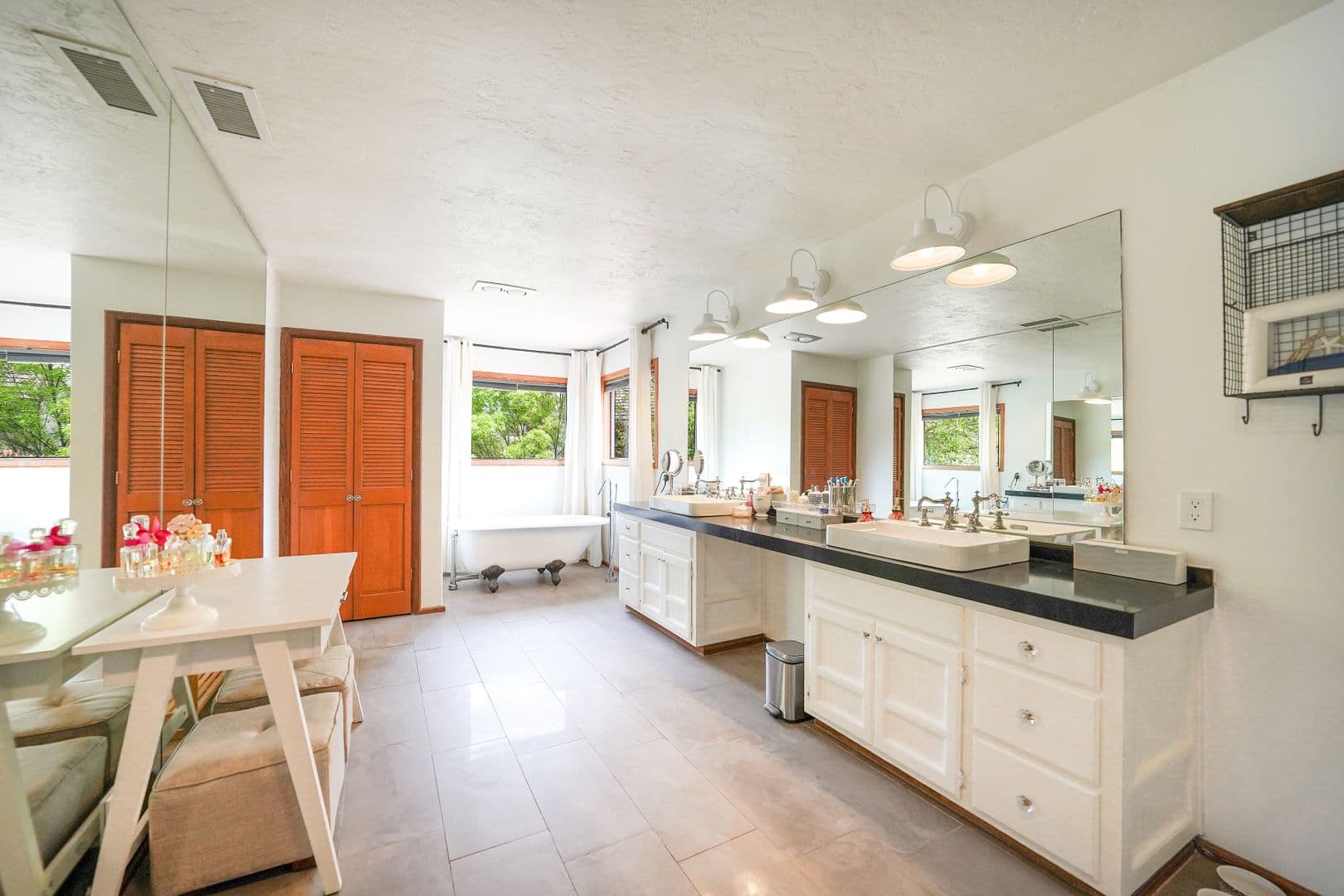 Ramona House: 24020 Vista Vicente Court