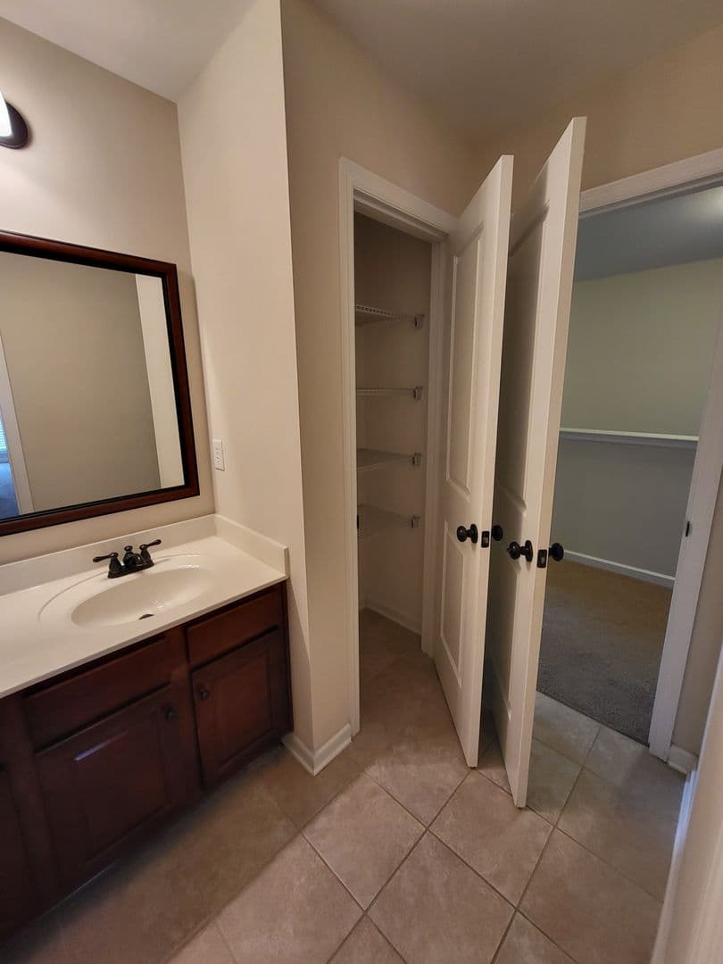 Madison House: 284 Big Oak Ln