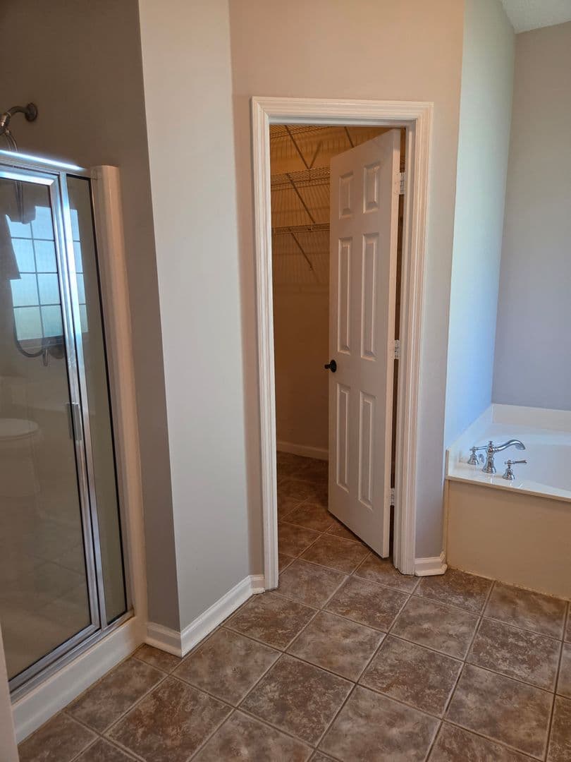 Huntsville House: 2607 Quail Ridge Ln SW