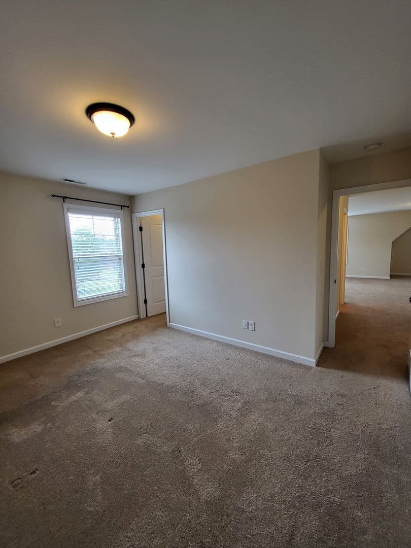 Madison House: 284 Big Oak Ln