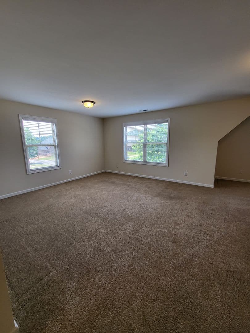 Madison House: 284 Big Oak Ln
