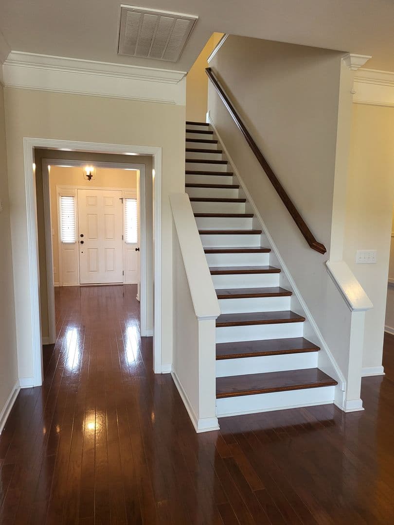 Madison House: 284 Big Oak Ln