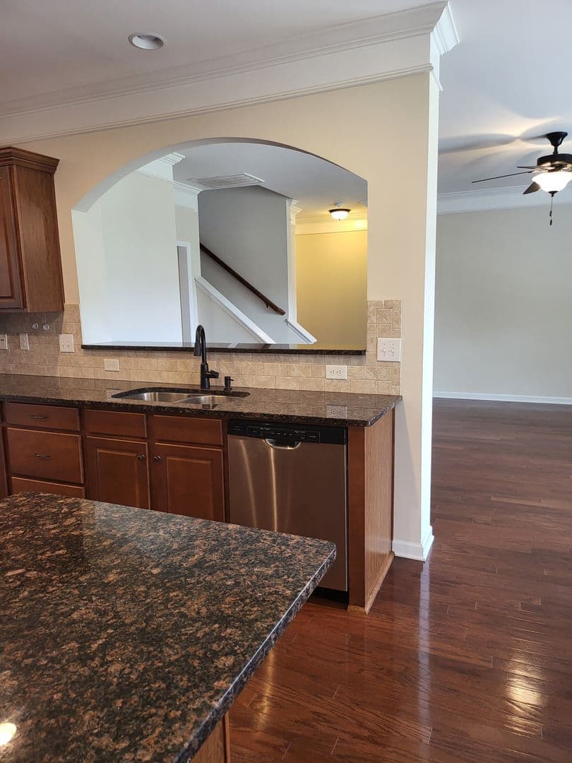 Madison House: 284 Big Oak Ln