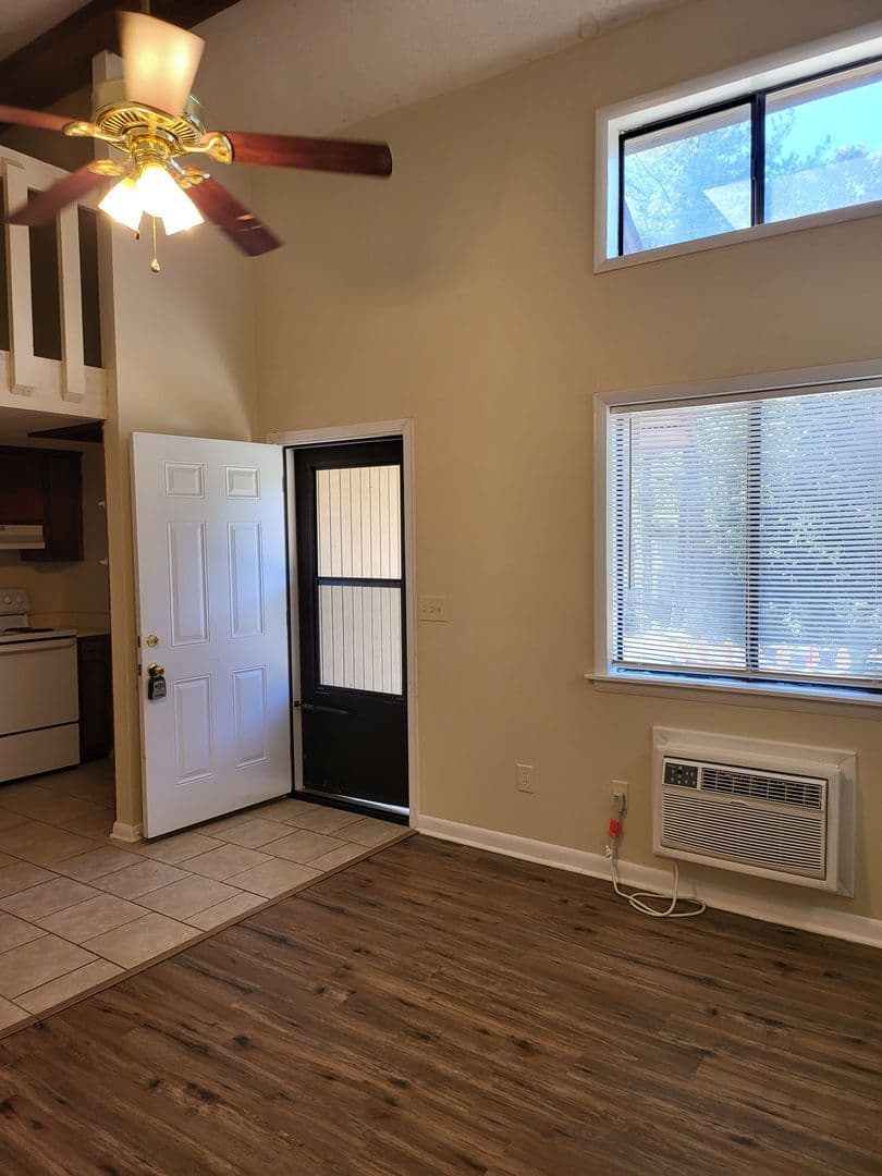 Huntsville Apartment: 2800 Garvin Rd