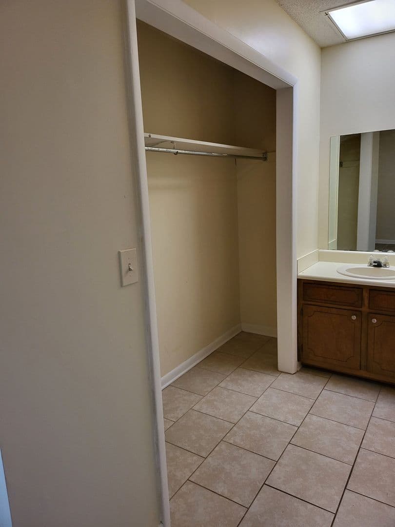 Huntsville Apartment: 2800 Garvin Rd