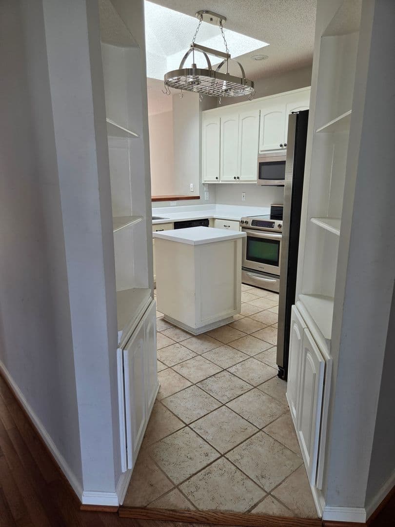 Huntsville House: 2607 Quail Ridge Ln SW