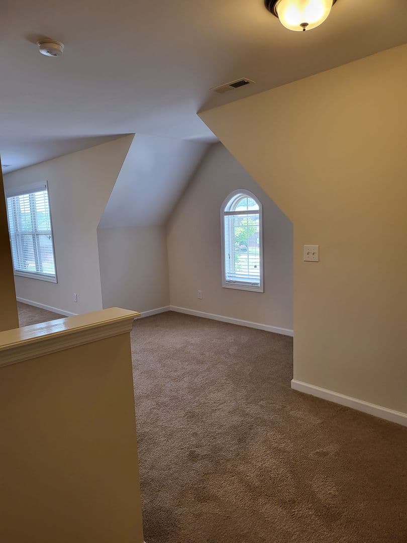 Madison House: 284 Big Oak Ln