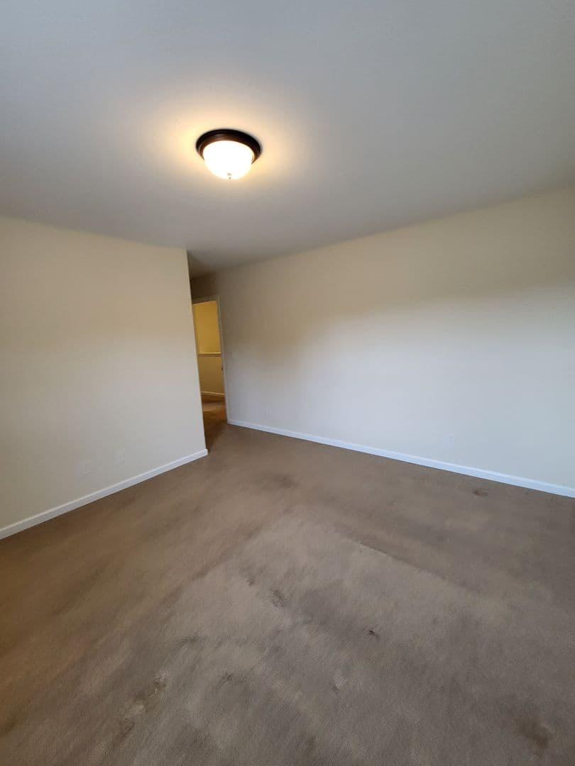 Madison House: 284 Big Oak Ln