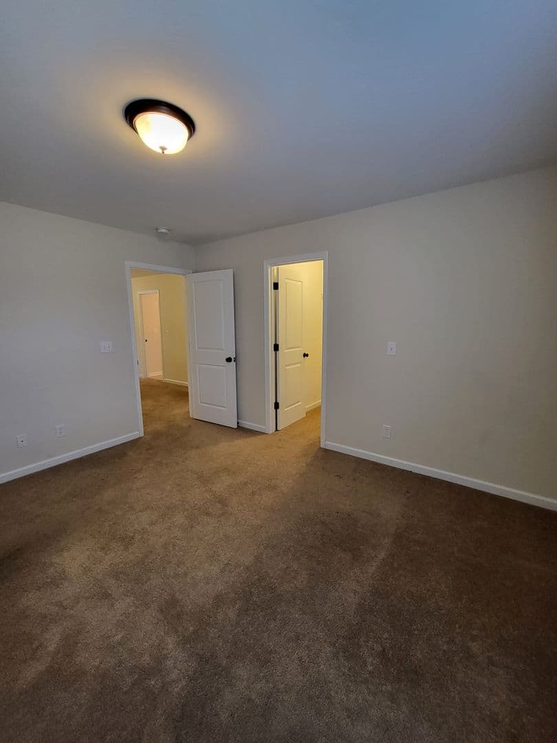 Madison House: 284 Big Oak Ln