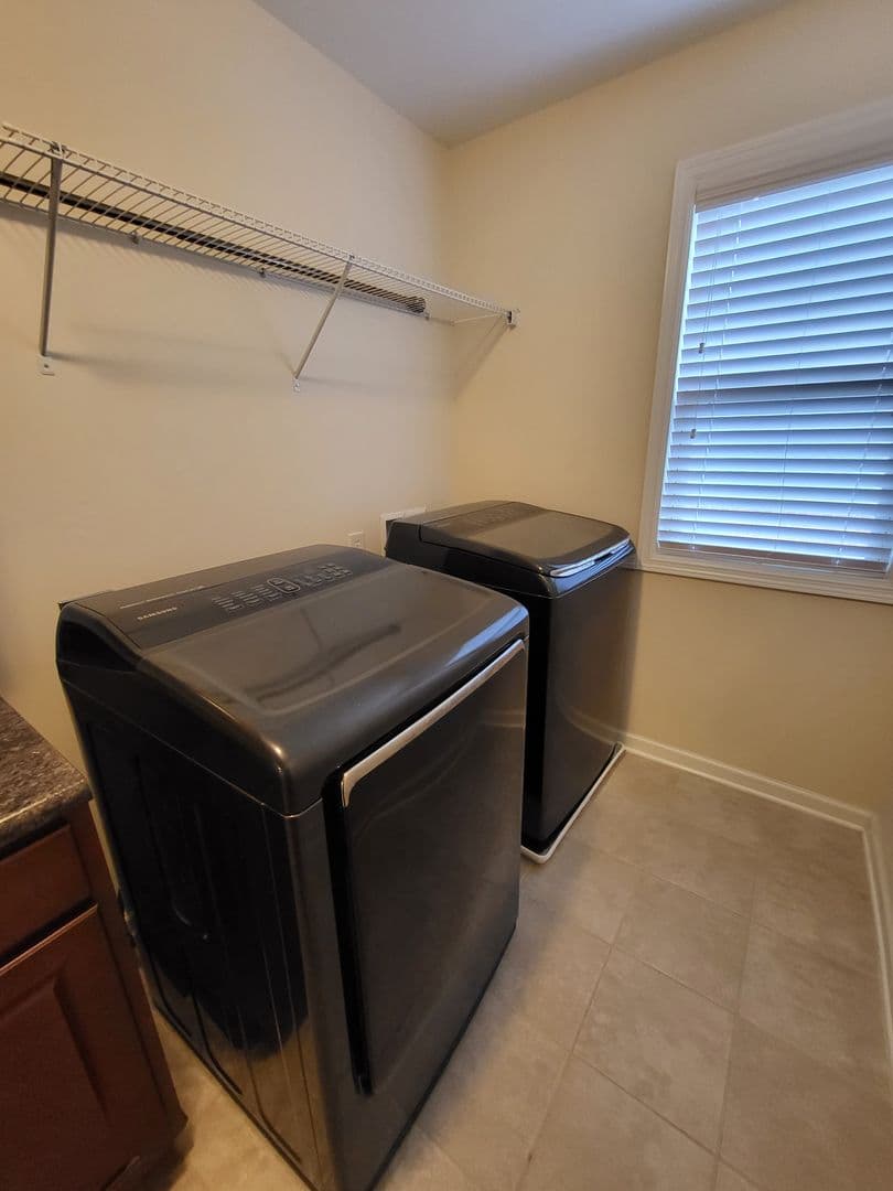 Madison House: 284 Big Oak Ln