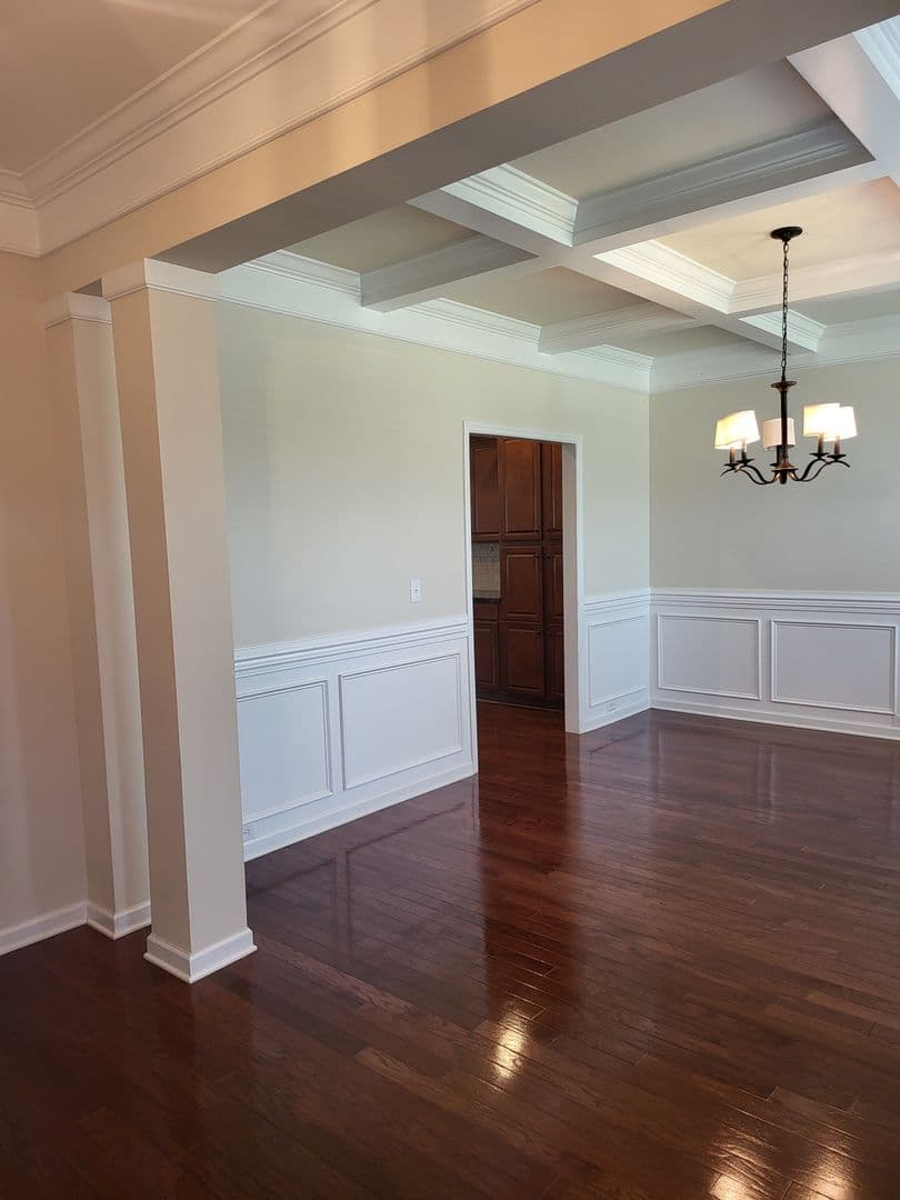 Madison House: 284 Big Oak Ln